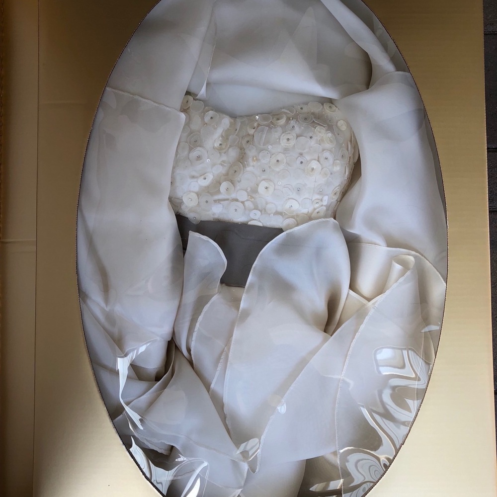 Jim Hjelm Wedding Dress- 8962